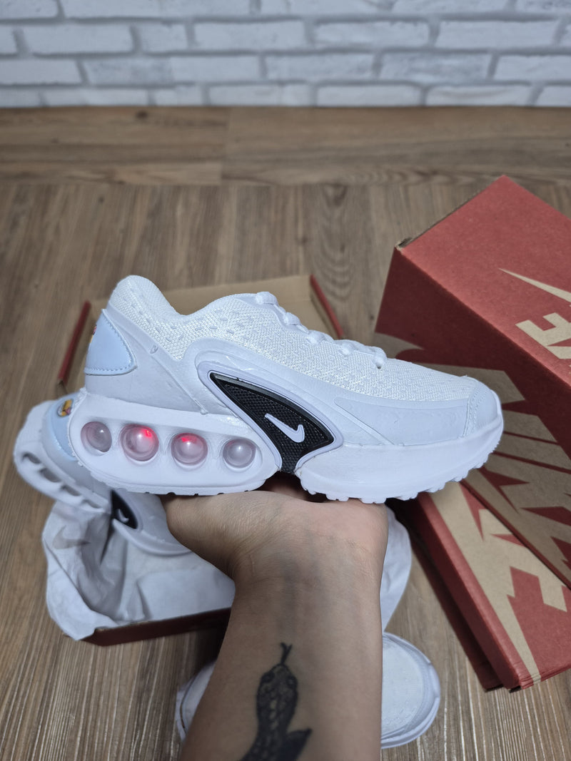Nike Air Max DN Infantil × Supreme