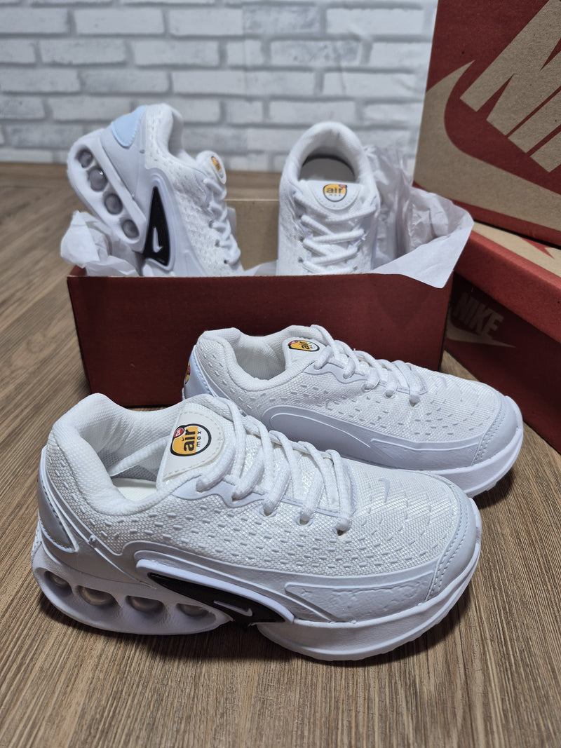 Nike Air Max DN Infantil × Supreme