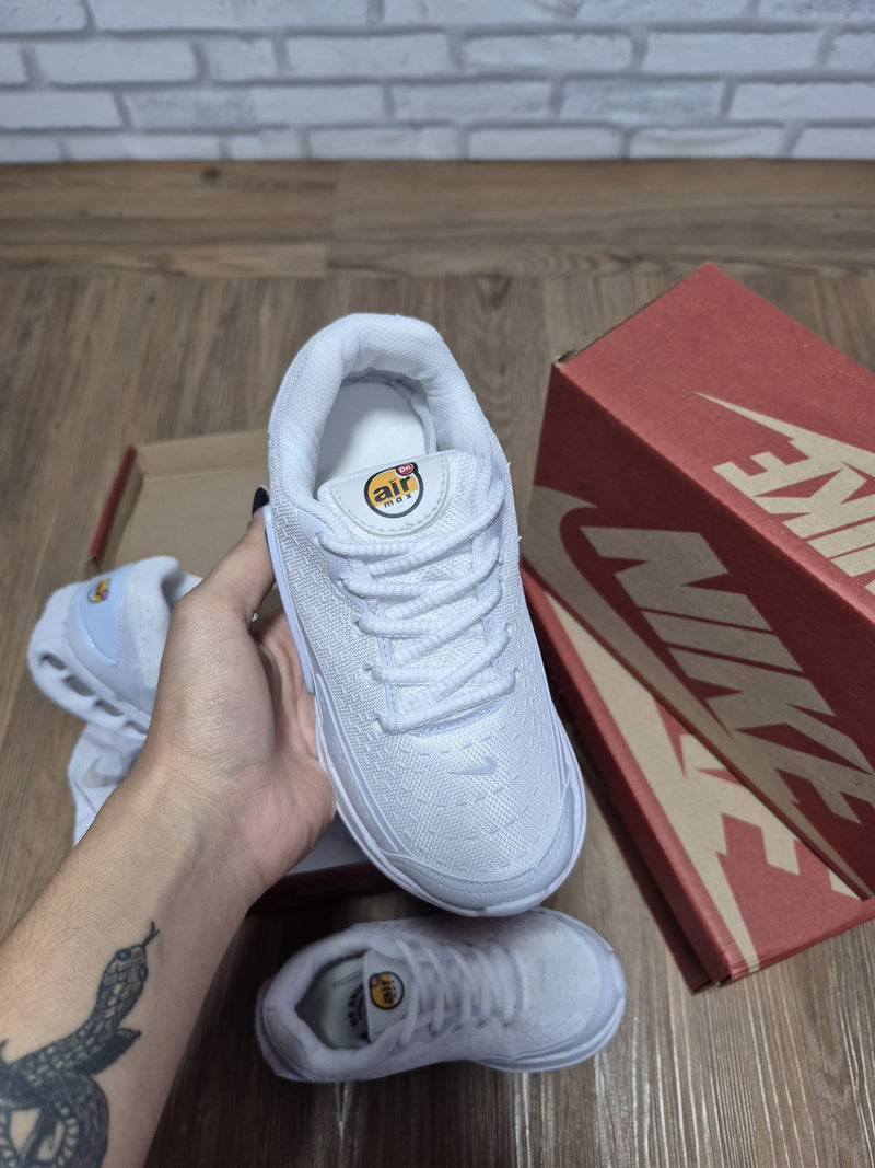 Nike Air Max DN Infantil × Supreme