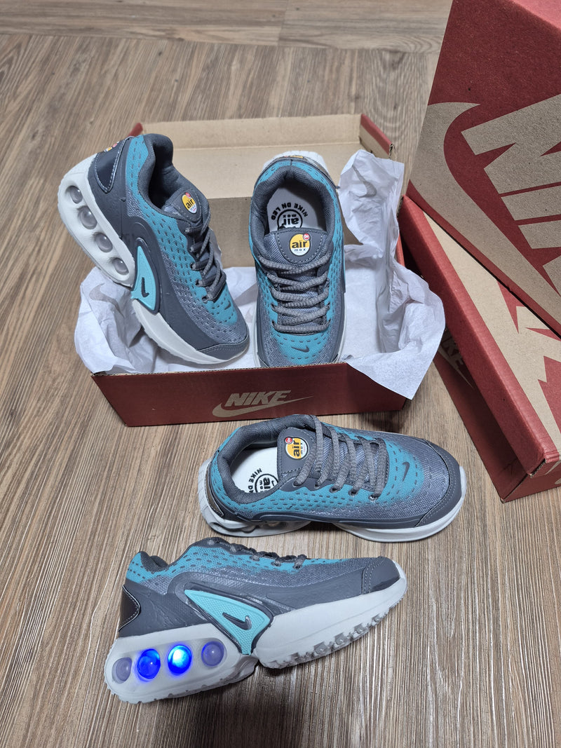 Nike Air Max DN Infantil × Supreme