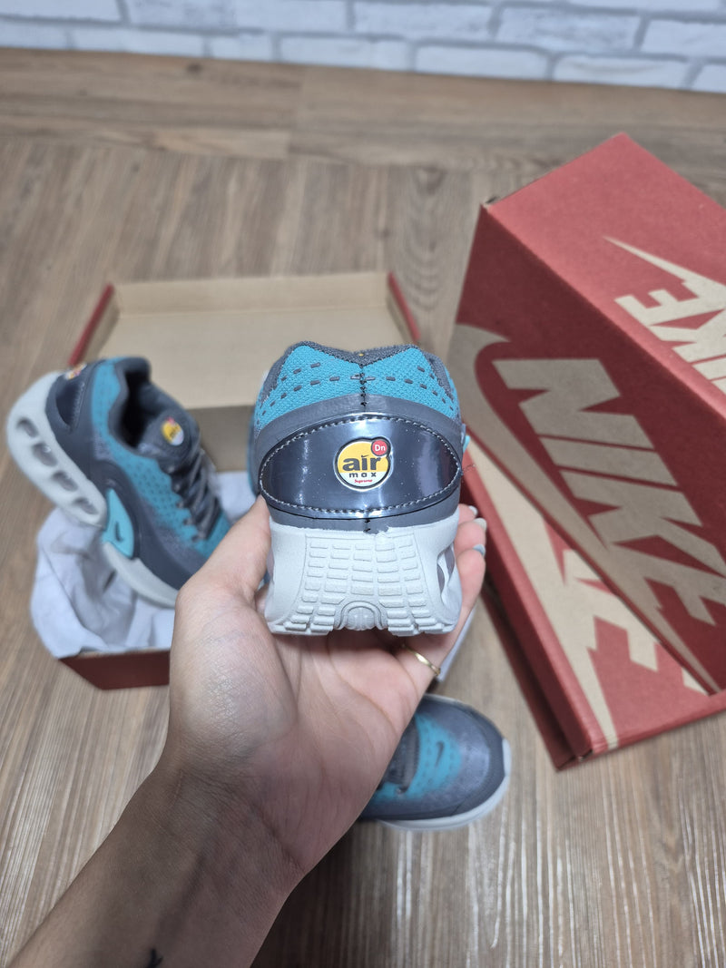 Nike Air Max DN Infantil × Supreme