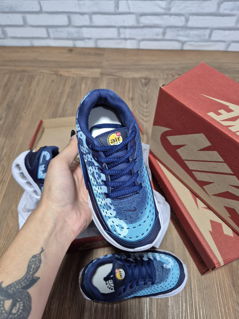 Nike Air Max DN Infantil × Supreme