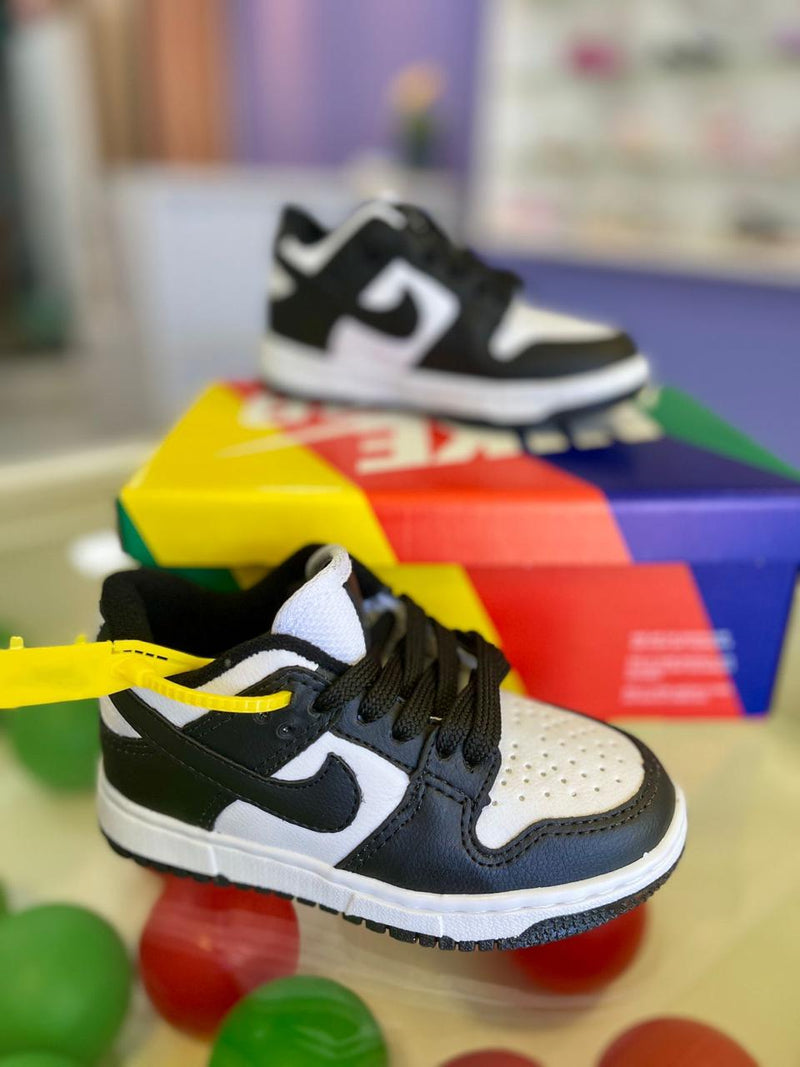 Nike SB Dunk – Branco e Preto - Infantil