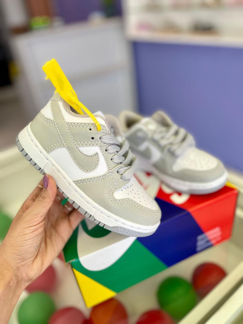Nike SB Dunk – Cinza