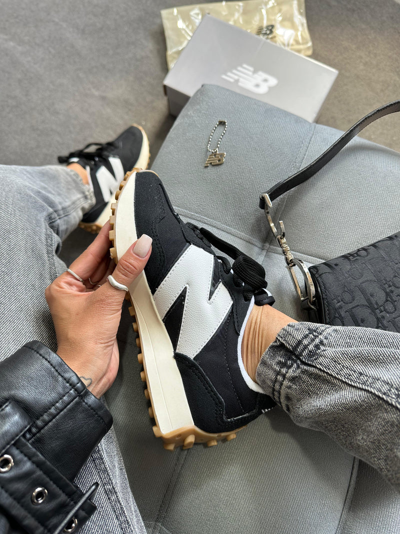 New Balance 327
