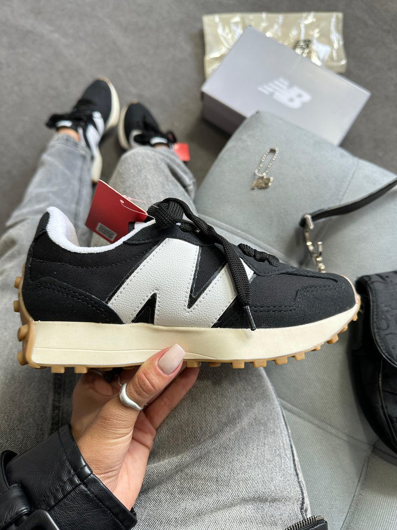 New Balance 327