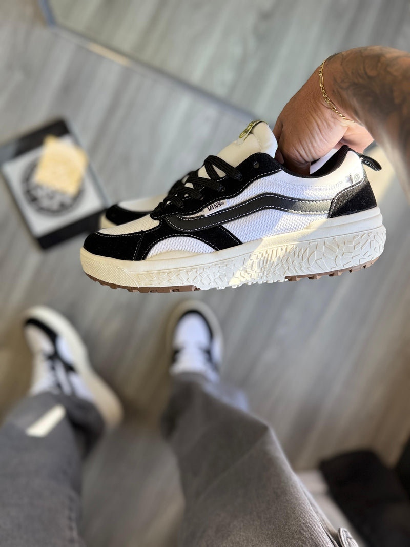 Vans Neo Camurça – Branco e Preto