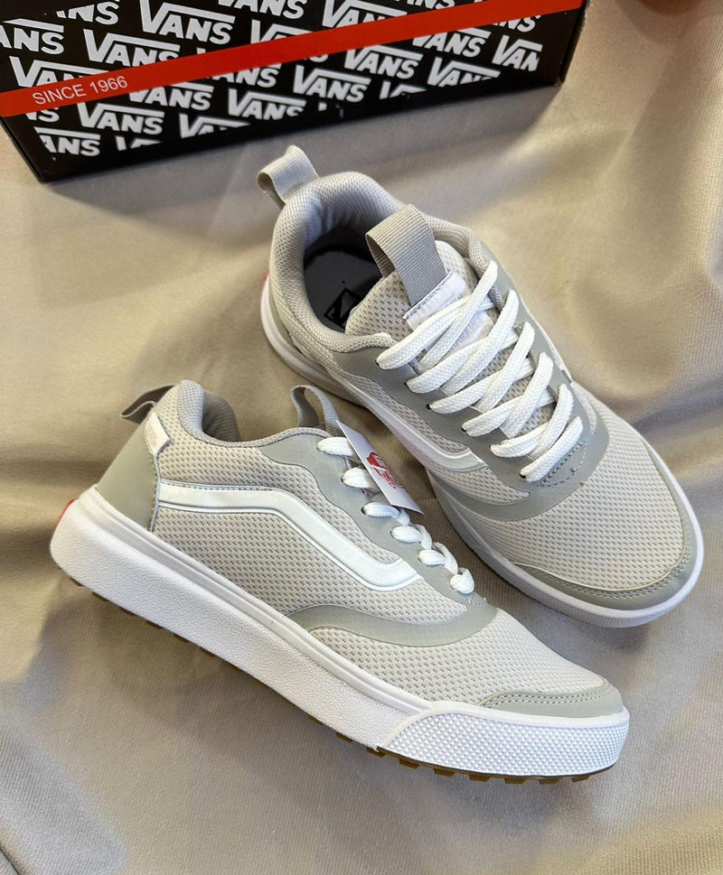 Vans Ultrarange – Primeira Linha