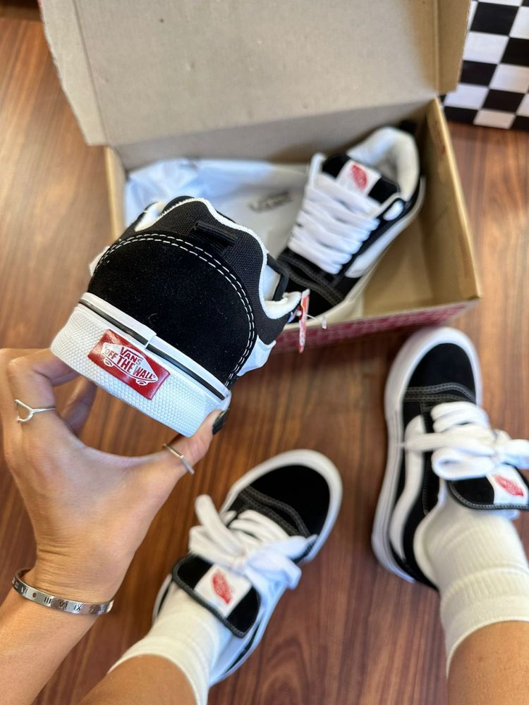 Vans Knu – Preto e Branco